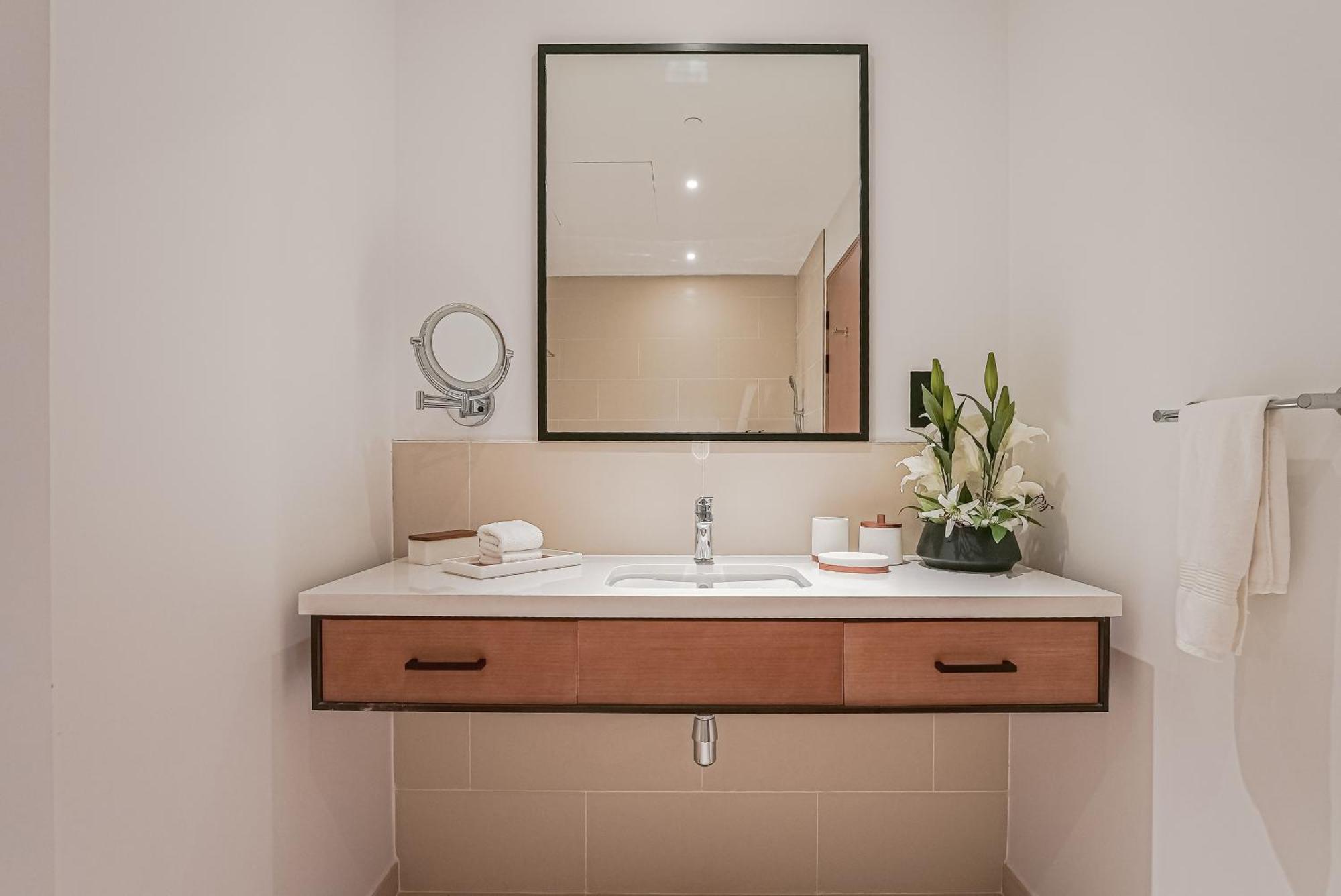 Appartamento Modern 2Br High Floor Haven In Vida Dubai Marina Esterno foto