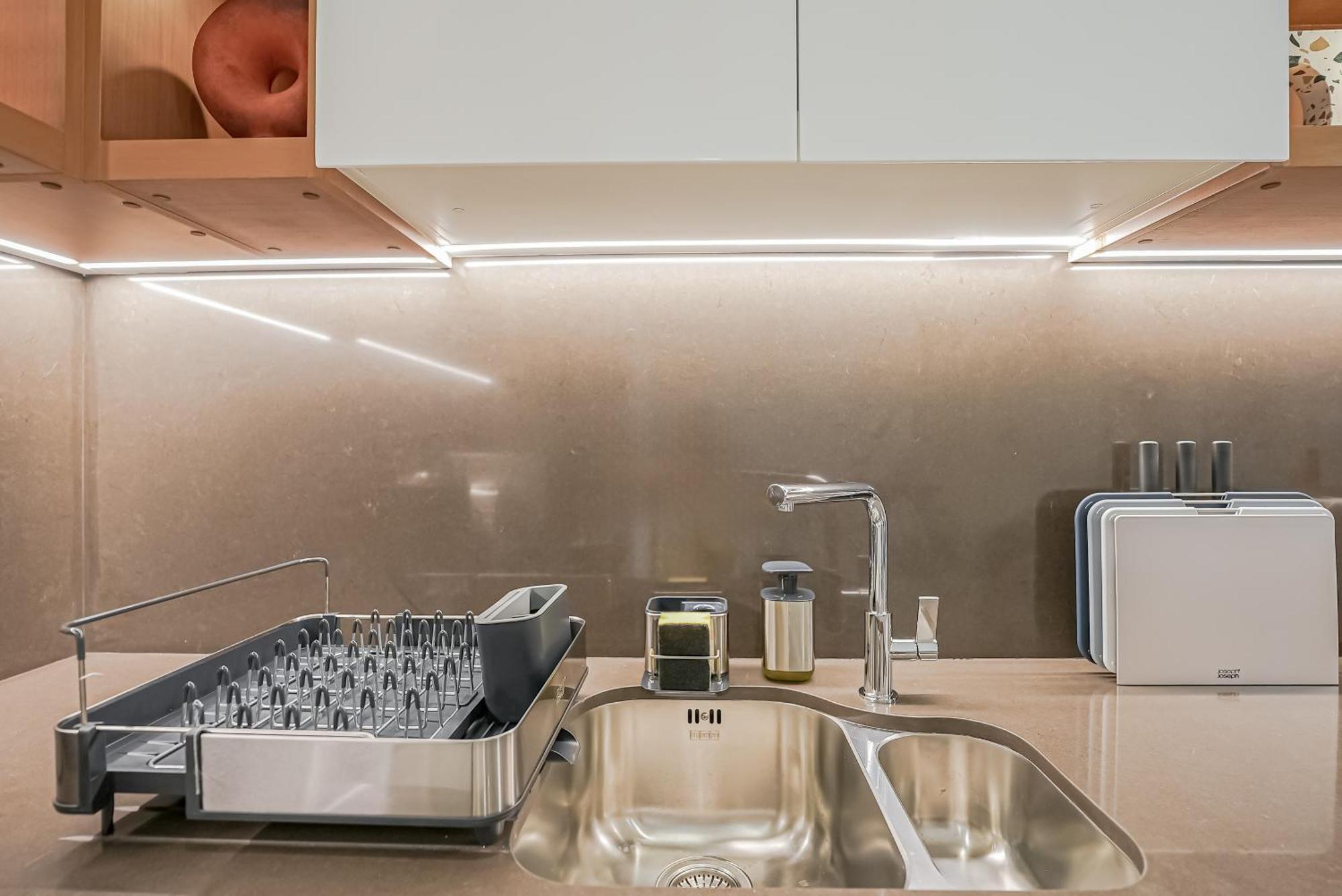 Appartamento Modern 2Br High Floor Haven In Vida Dubai Marina Esterno foto