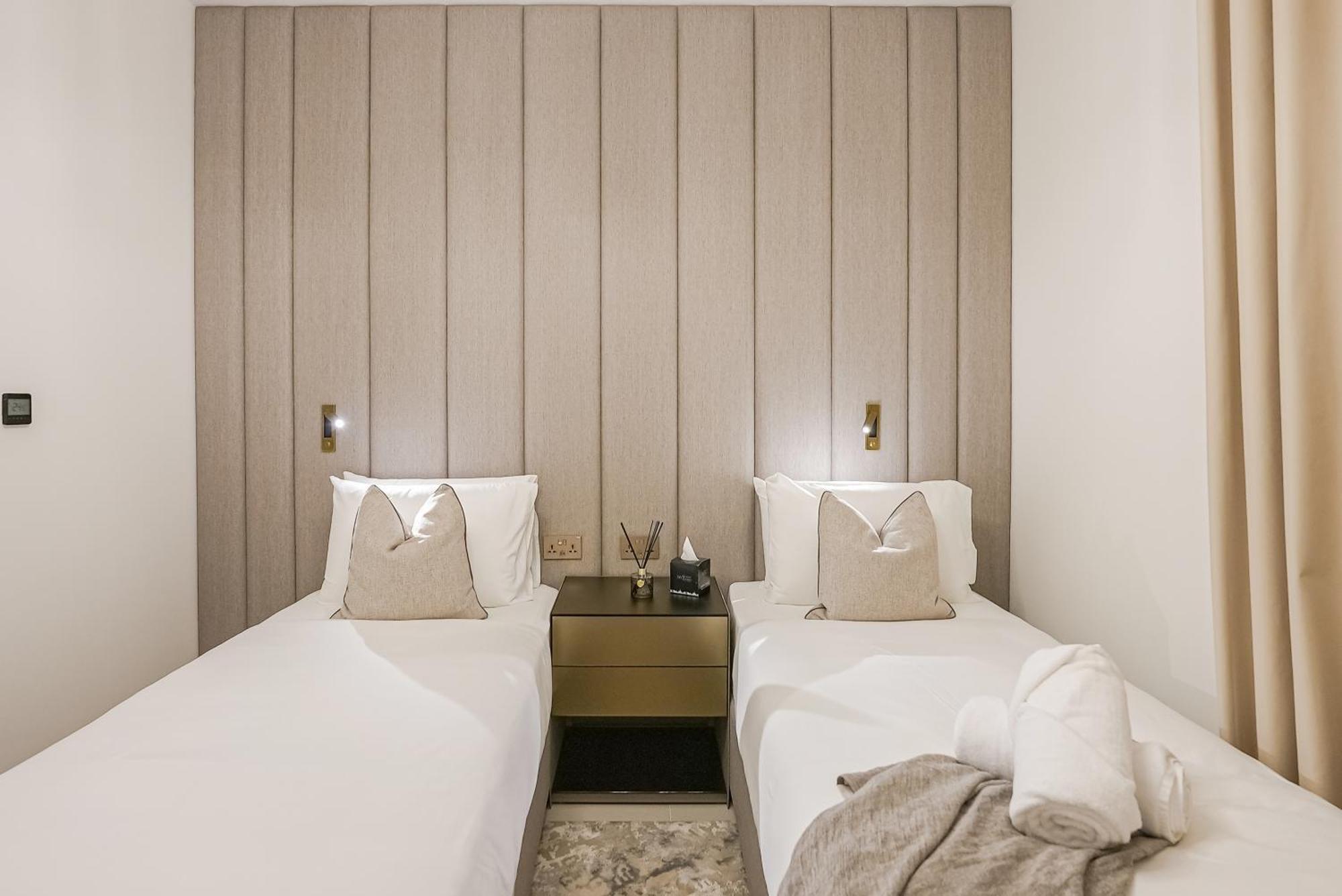 Appartamento Modern 2Br High Floor Haven In Vida Dubai Marina Esterno foto