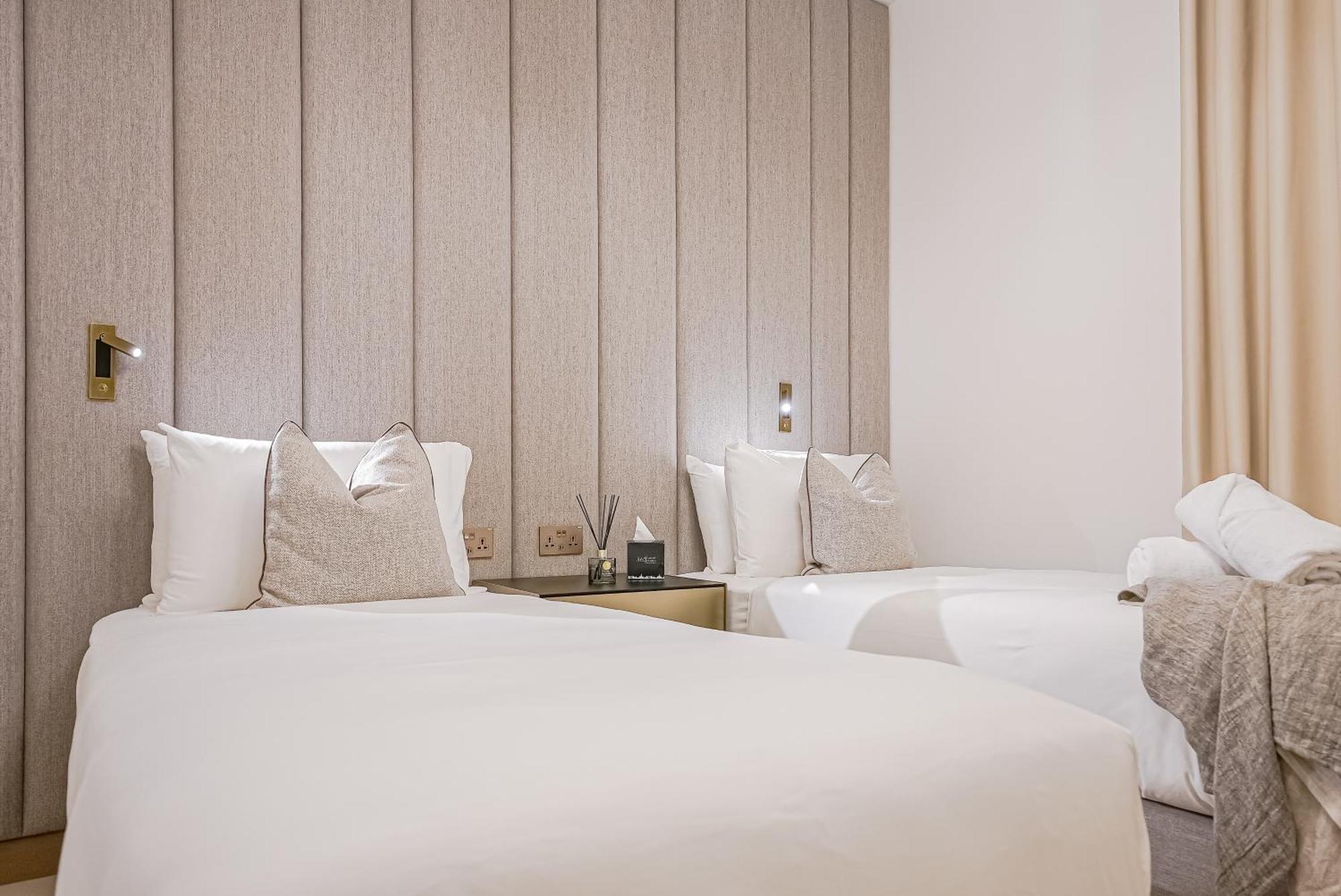 Appartamento Modern 2Br High Floor Haven In Vida Dubai Marina Esterno foto
