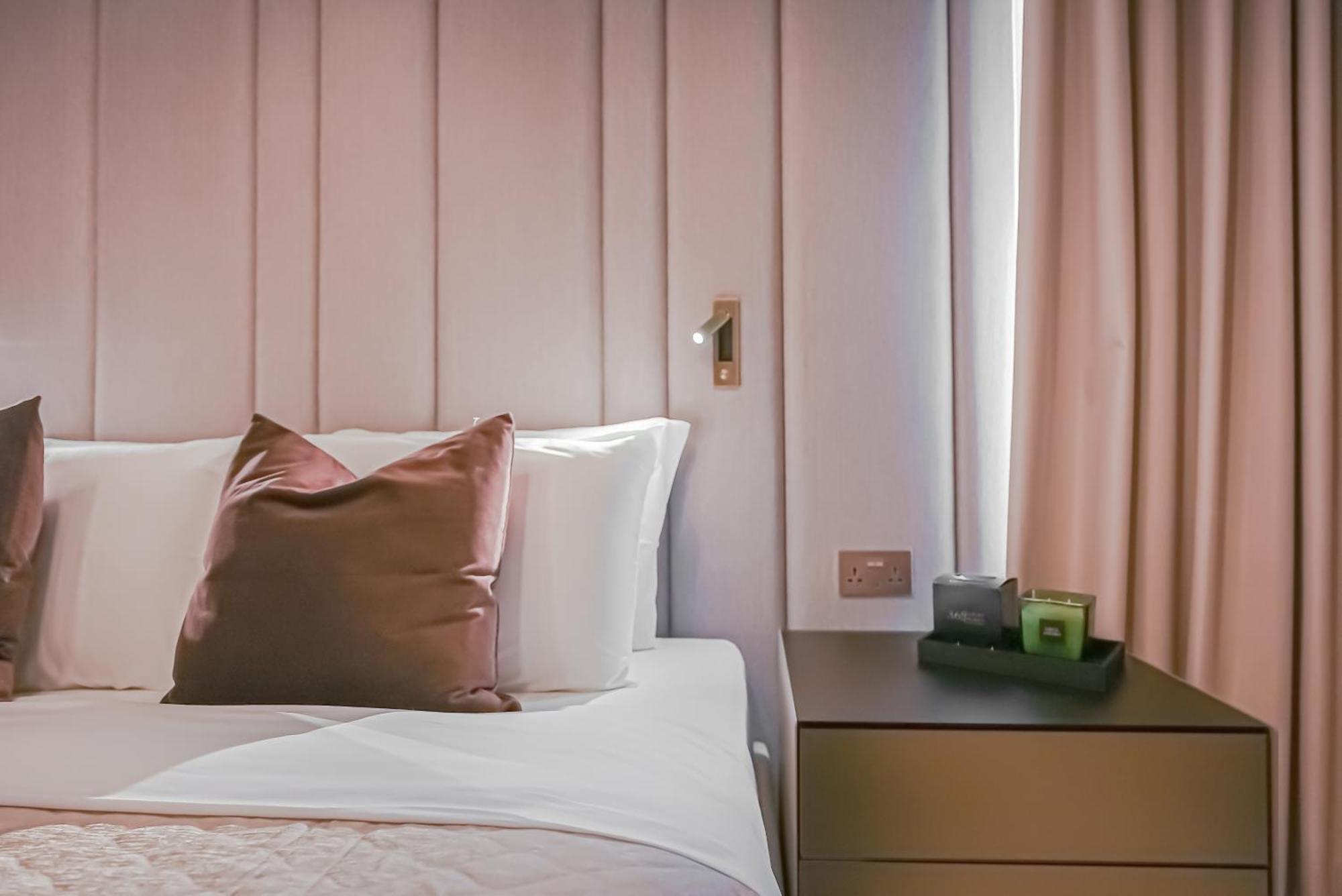 Appartamento Modern 2Br High Floor Haven In Vida Dubai Marina Esterno foto