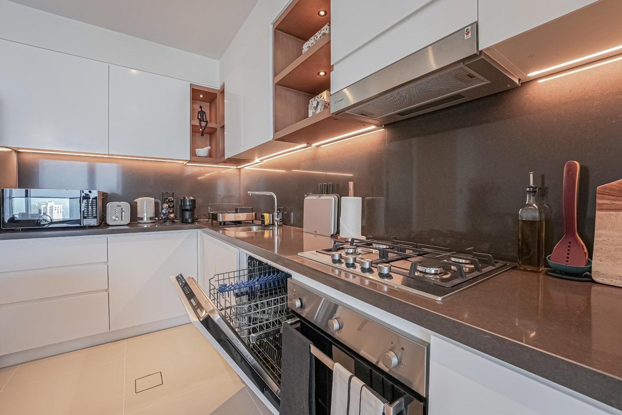 Appartamento Modern 2Br High Floor Haven In Vida Dubai Marina Esterno foto
